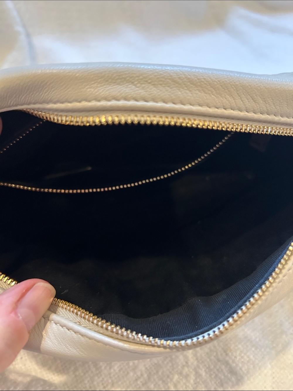 Saint Laurent Cream Quilted Leather Crossbody camera style bag - Picture 7 of 11
